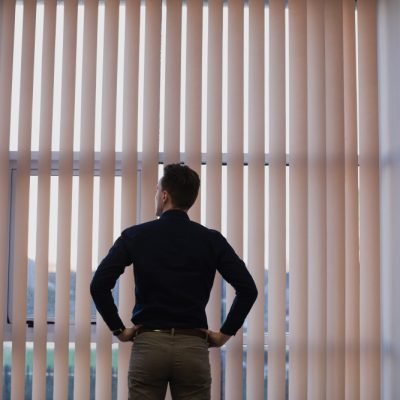 Plise Perdeler: Modern Mekânların Minimalist Dokunuşu